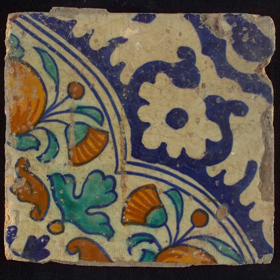 Ornament tile, diagonal ornament in quatrefoil with bows in which orange apples and flowers, palm corner, corner pattern rosette