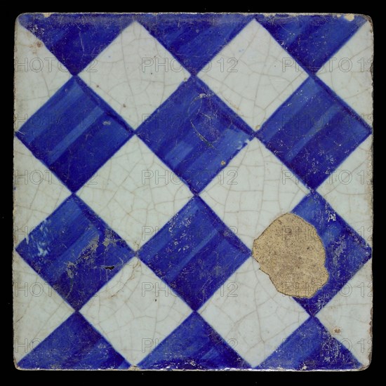 Ornament tile, checkerplate motif, small windows, floor tile tile images ceramic earthenware glaze, Blue on white with dark blue