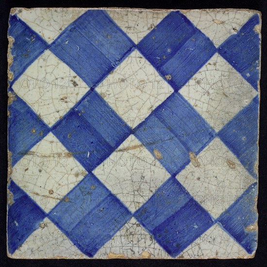 Ornament tile, checkerplate motif, small windows, floor tile tile images ceramic earthenware glaze, Blue on white with dark blue