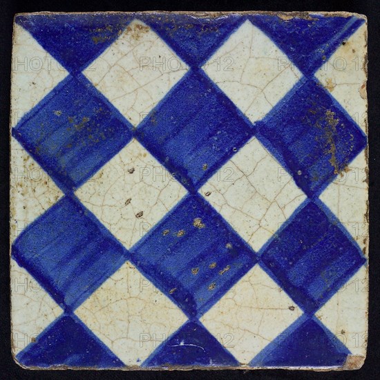 Ornament tile, checkerplate motif, small windows, floor tile tile images ceramic earthenware glaze, Blue on white with dark blue