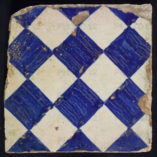 Ornament tile, checkerplate motif, small windows, floor tile tile images ceramic earthenware glaze, Blue on white with dark blue