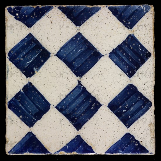 Ornament tile, checkerplate motif, small windows, floor tile tile images ceramic earthenware glaze, Blue on white with dark blue