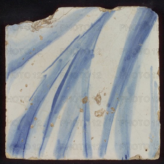 Tile with blue painting, tile pilaster footage fragment ceramic earthenware glaze, d 1.0