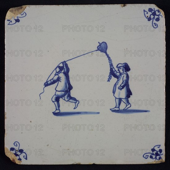 Scene tile, double child's play, kite flying, corner motif spider, wall tile tile sculpture ceramics pottery glaze tin glaze, in