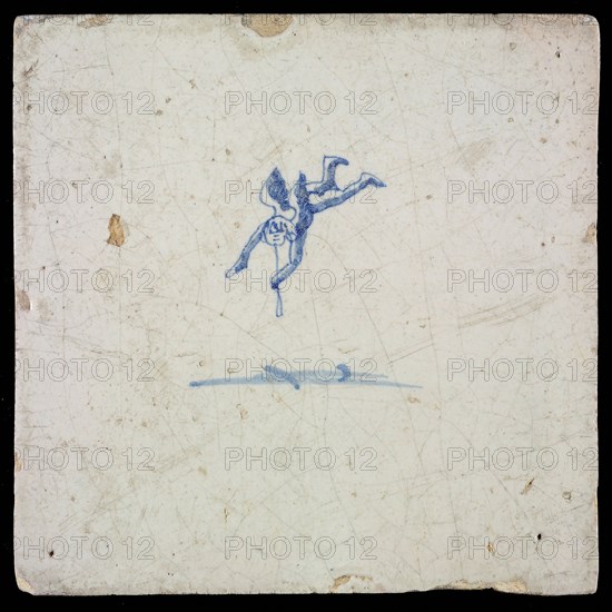 White tile with blue putto; corner design no, wall tile tile sculpture ceramic earthenware glaze, baked 2x glazed painted