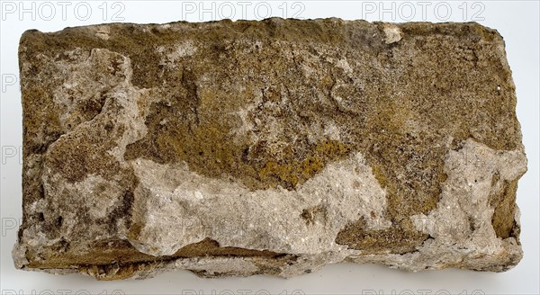 Yellow-gray brick from bastion on the south side of the Oostpoort, brick building material soil find ceramics pottery