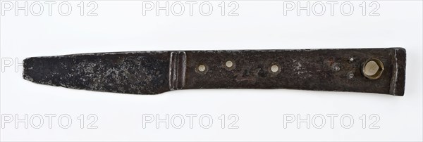 Blade with baffles and plate gong with hood and copper ring, knife cutlery soil find iron brass metal blade, hand forged