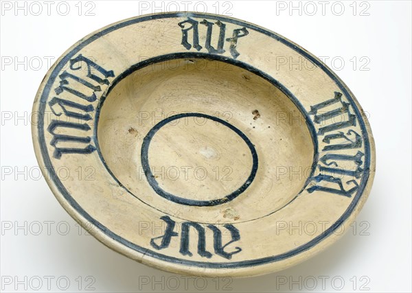 Majolica plate with twice on the wide edge in Gothic letters Ave Maria, plate crockery holder soil find ceramic earthenware