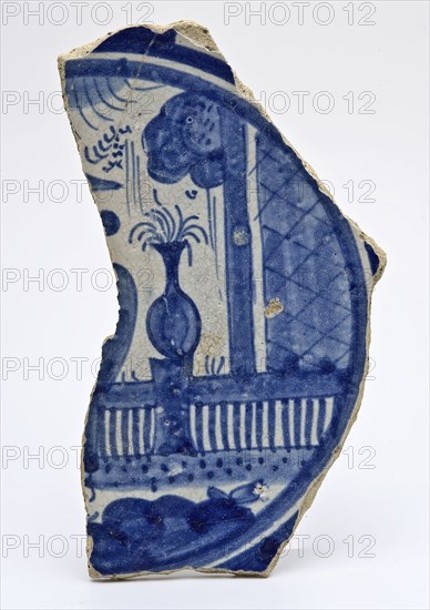 Fragment majolica dish, blue decor, interior in Chinese style, dish plate board plate soil found ceramic earthenware glaze tin