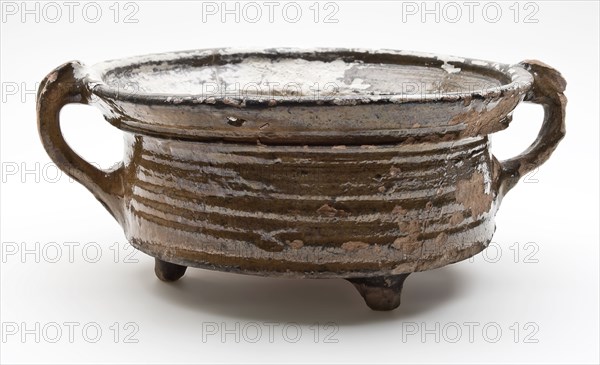 Pottery cooking pot with straight side walls and two band ears, on three legs, cooking pot tableware holder utensils earthenware