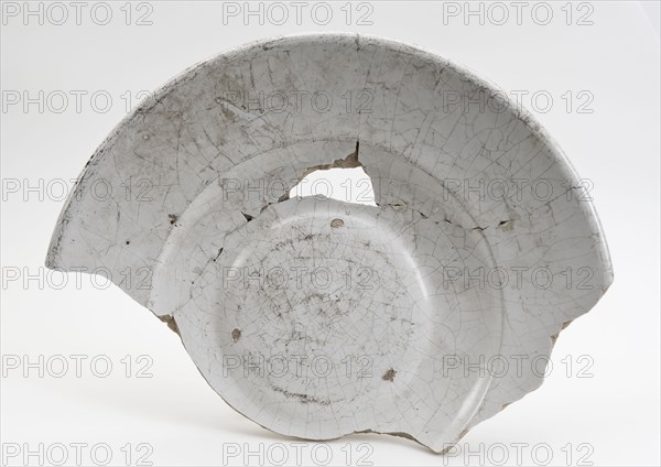 Large earthenware dish with convex bottom, entirely white glazed, dish plate tableware holder soil find ceramic earthenware