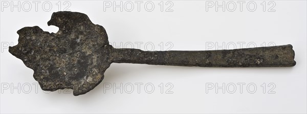 Spoon with oval bowl, flat handle ending with two notches, spoon cutlery soil find tin metal, w bak 5.0 Probably marked