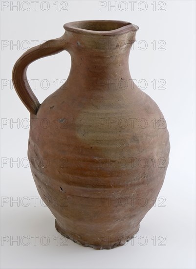 Brown-gray jug on stand, shank and manche neck, jug crockery holder soil find ceramic stoneware? pottery? clay engobe, opening 7