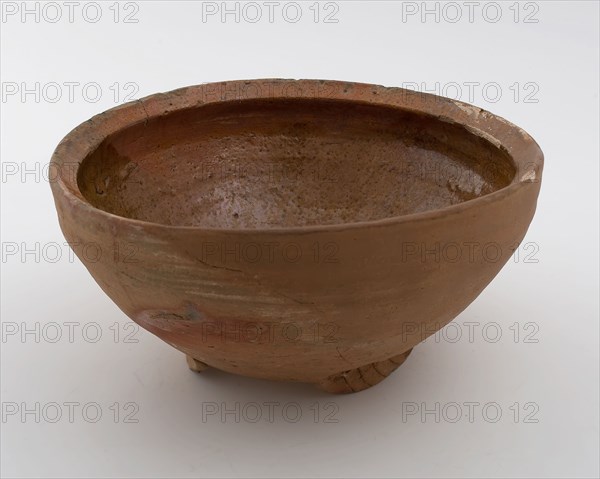 Earthenware bowl, red shard, inside lead glaze, on three pinched stand fins, bowl crockery holder soil find ceramic earthenware