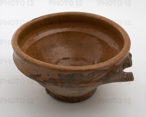 Earthenware bowl, internal glazed, red shard, horizontal sausage ear, porcelain crockery holder earth discovery ceramic