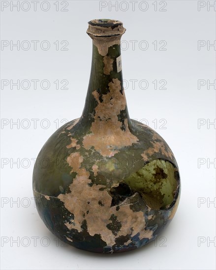 Bulbous bottle, bottle holder soil find glass, slightly sloping neck with enforced all-round sharp glass wire, and flattened