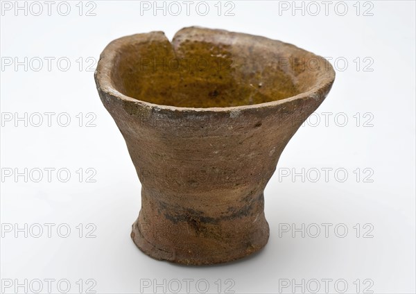 Earthenware, funnel-shaped model with one straight side, on stand foot, trough trough basin earthenware ceramics earthenware