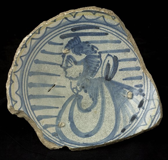 Soul of polychrome, majolica dish with bust of man, plate dish crockery holder soil find ceramics pottery glaze tin glaze lead