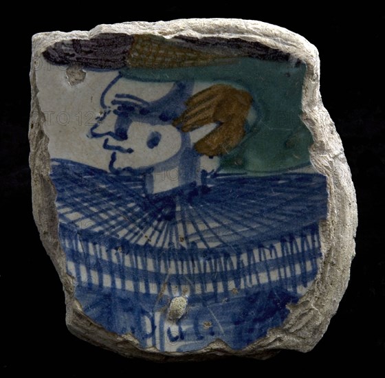 Soul of polychrome majolica dish, man with millstone collar, dish plate crockery holder soil find ceramic earthenware glaze tin