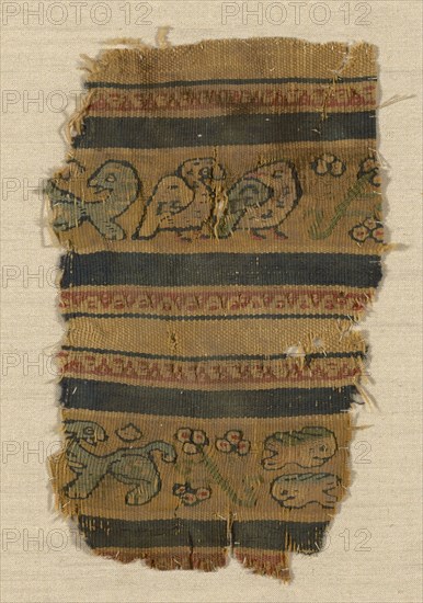 Fragment (Border), Roman period (30 B.C.– 641 A.D.), 1st/5th century, Coptic, Egypt, Egypt, Linen and wool, tapestry weave, 15.2 × 10.2 cm (6 × 4 in.)