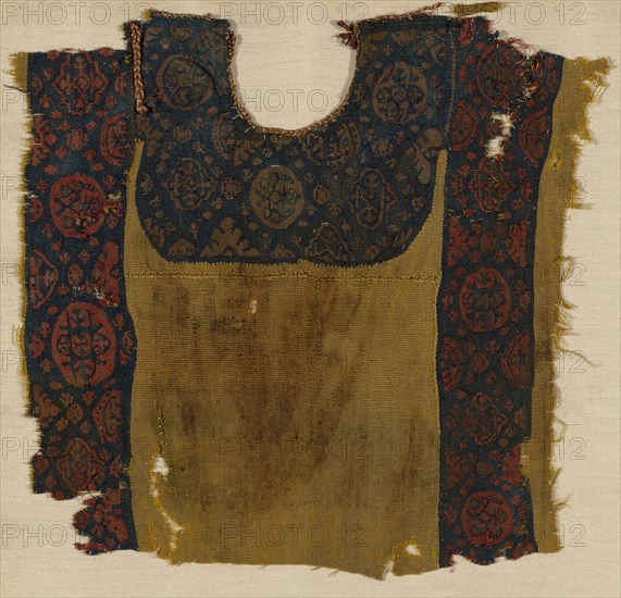 Yoke (Tunic), Roman period (30 B.C.– 641 A.D.), 1st/5th century, Coptic, Egypt, Egypt, Linen and wool, tapestry weave, 33 × 33 cm (13 × 13 in.)