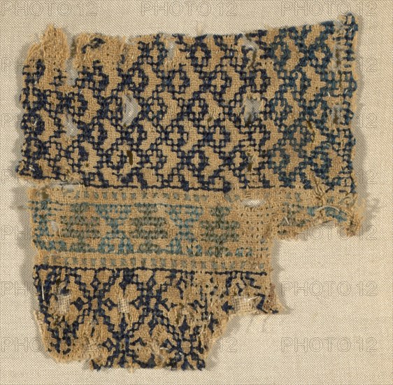 Fragment, Mamluk period (1250– 1517), 13th/14th century, Egypt, Egypt, 8.7 × 9 cm (3 3/8 × 3 1/2 in.)
