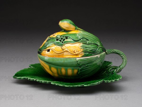 Melon Tureen, 1760/70, England, Staffordshire, Staffordshire, Lead-glazed earthenware (creamware), 21.4 x 17.5 x 12.1 cm (8 7/16 x 6 7/8 x 4 3/4 in.)