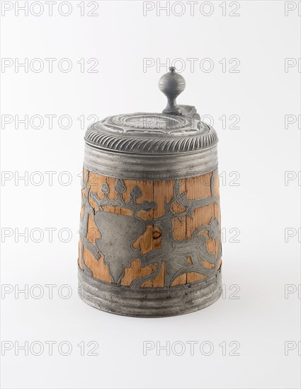 Stave Tankard, 1746, Germany, Pewter and wood, 17.8 x 11.4 x 16.5 cm (7 x 4 1/2 x 6 1/2 in.)