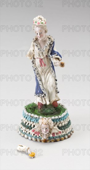 Queen, 1700/50, Nevers, France, Glass, lampwork (verre de Nevers), metal armature, H. 8.9 cm (3 1/2 in.)