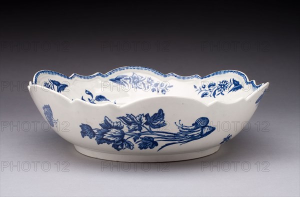 Bowl, c. 1760/70, Worcester Porcelain Factory, Worcester, England, founded 1751, Worcester, Soft-paste porcelain, underglaze blue decoration, 7.3 x 26 cm (2 7/8 x 10 1/4 in.)