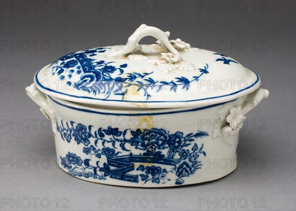 Butter Tub, c. 1760, Worcester Porcelain Factory, Worcester, England, founded 1751, Worcester, Soft-paste porcelain with underglaze blue decoration, 8.9 x 13.7 x 9.8 cm (3 1/2 x 5 3/8 x 3 7/8 in.)
