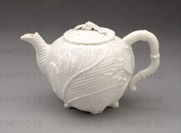 Teapot, 1747/49, Chelsea Porcelain Manufactory, London, England, c. 1745-1784, Chelsea, Soft-paste porcelain, 5.6 × 10 × 10.2 cm (6 1/8 × 3 15/16 × 4 in.)
