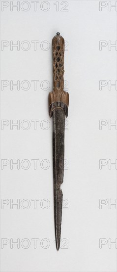 Ballock Dagger, late 15th century, North European, possibly Flemish, Northern Europe, Steel, horn, and iron, L. 34 cm (13 3/8 in.)