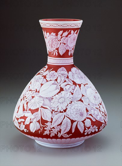 Vase, 1885/90, Made by Thomas Webb and Sons, Stourbridge, England, founded 1837, Carved by George Woodall, English, 1850-1925, Stourbridge, Blown and cased glass, 26.7 cm × 20.6 cm (10 1/2 in. × 8 1/8 in.)