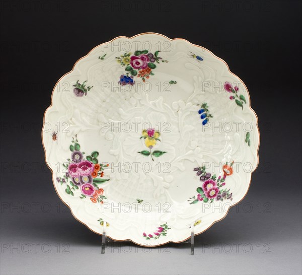 Dish, c. 1760, Worcester Porcelain Factory, Worcester, England, founded 1751, Worcester, Soft-paste porcelain, polychrome enamels, Diam. 21.1 cm (8 15/16 in.)