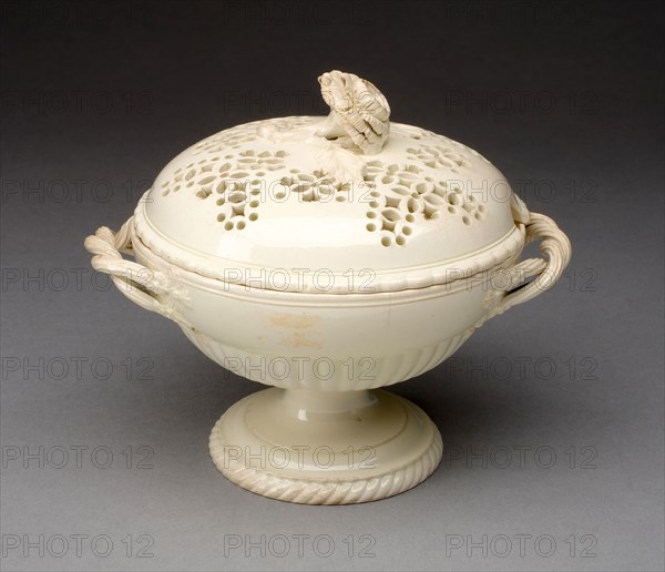 Cream Bowl, 1780/1800, England, Staffordshire, Staffordshire, Lead-glazed earthenware (creamware), H. 28 cm (11 in.)