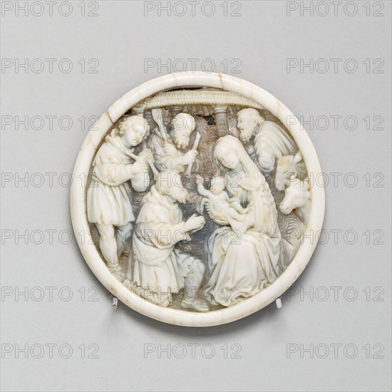 Plaque with Adoration of the Shepherds, first third of the 16th century, French (Paris?) or Southern German (Nuremberg?), France, Shell, Diameter: 5.1 cm (2 in.)