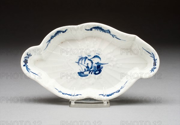 Spoon Tray, c. 1755, Worcester Porcelain Factory, Worcester, England, founded 1751, Worcester, Soft-paste porcelain with underglaze blue decoration, 7.9 x 13.7 cm (3 1/4 x 5 1/3 in.)