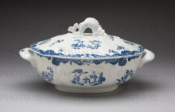 Tureen, c. 1755, Worcester Porcelain Factory, Worcester, England, founded 1751, Worcester, Soft-paste porcelain, underglaze blue, 21.6 x 40 x 27.3 cm (8 1/2 x 15 3/4 x 10 3/4 in.)