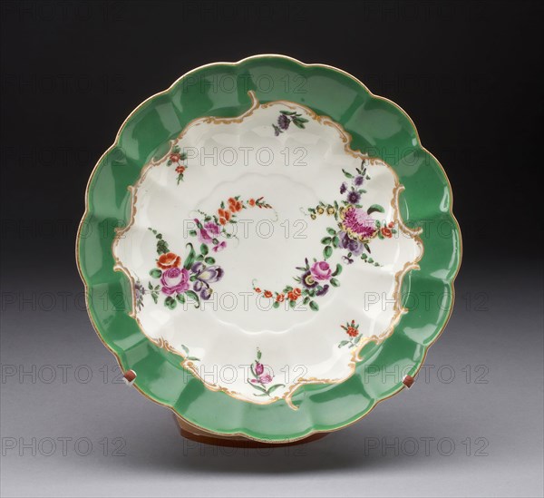 Bowl, c. 1770/75, Worcester Porcelain Factory, Worcester, England, founded 1751, Worcester, Soft-paste porcelain, polychrome enamels and gilding, Diam. 24.8 cm (9 3/4 in.)