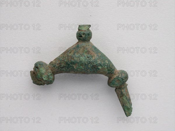 Fibula (leech type), Geometric Period (800–700 BC), Greek, Thessaly, Thessaly, Bronze, 4.0 × 4.4 × 1.2 cm (1 5/8 × 1 3/4 × 1/2 in.)