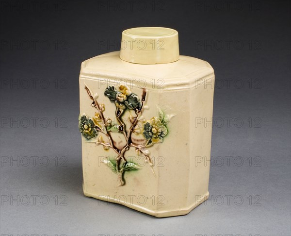 Tea Canister, c. 1770, Staffordshire, England, Staffordshire, Lead-glazed earthenware (creamware), 11.4 x 8.9 x 7 cm (4 1/2 x 3 1/2 x 2 3/4 in.)