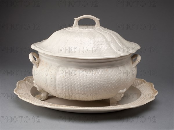 Tureen and Stand, 1760/69, Staffordshire, England, Staffordshire, Salt-glazed stoneware, 24.1 x 38.3 x 30.8 cm (9 1/2 x 15 1/16 x 12 1/8 in.)