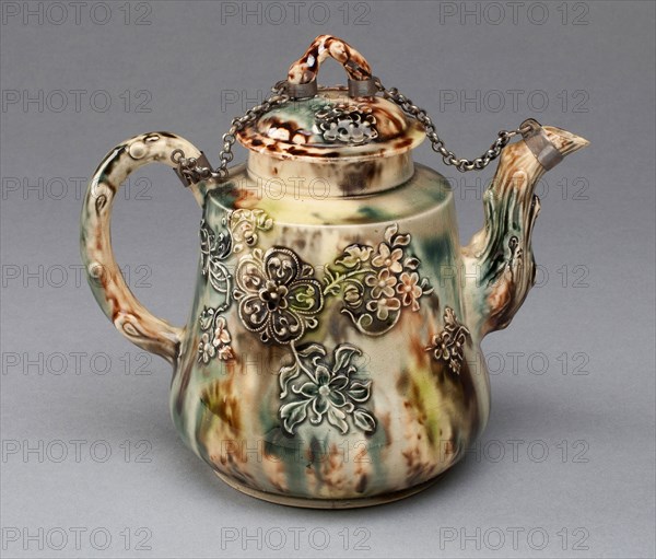 Teapot, 1760/70, Staffordshire, England, Staffordshire, Lead-glazed earthenware (creamware), 14.3 x 16.2 x 10.8 cm (5 5/8 x 6 3/8 x 4 1/4 in.)