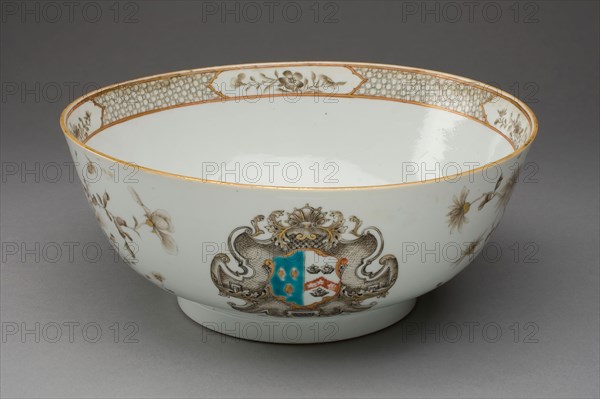Punch Bowl with the arms of Smith impaling Horne, c. 1740, China, Jingdezhen, Hard-paste porcelain with polychrome enamels and gilding, H. 10.6 cm (4 3/16in.), diam. 3 15/16 cm (10 in.)