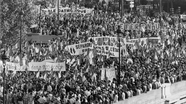 Manifestation du Front National en faveur de l'école libre, Paris, 1984