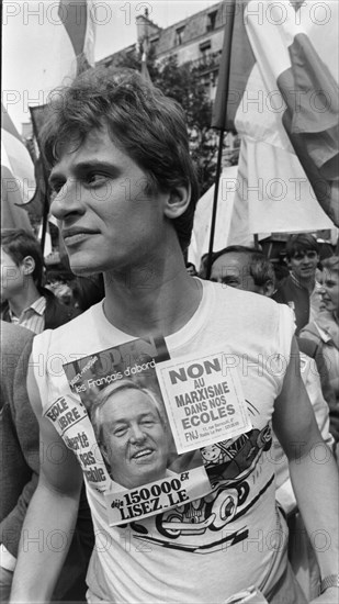 Manifestation du Front National en faveur de l'école libre, Paris, 1984