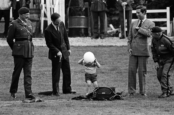 The Red Devils Appeal Fund at Kensington Palace. Prince William and Prince Charles, Prince of Wales. 24th May 1985.