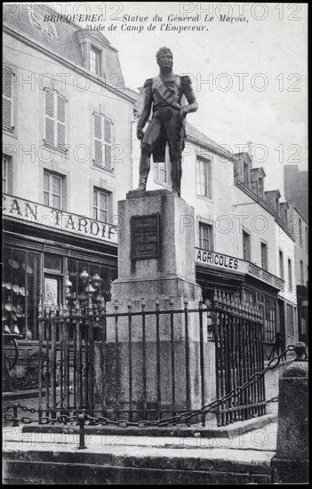 Statue du général Le Marois à Bricquebec.