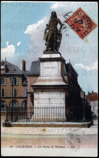 Statue du général Marceau à Chartres.